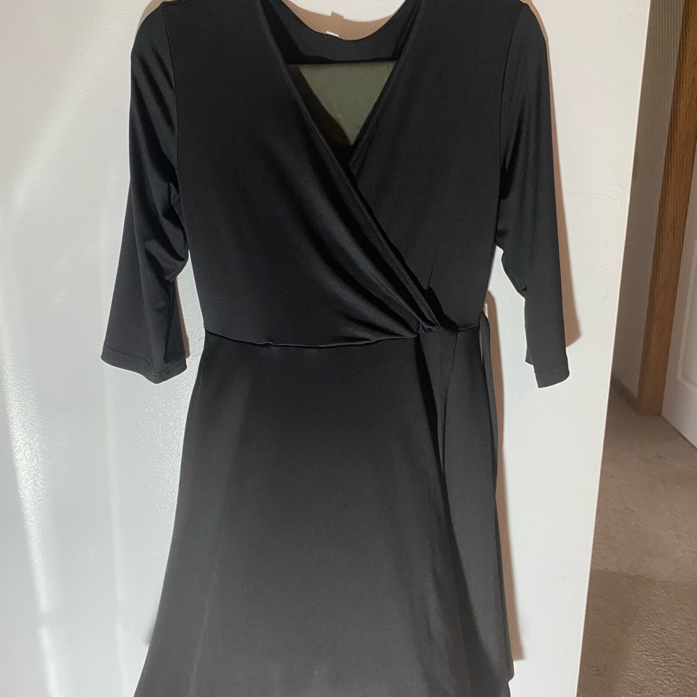 Black Sheath Dress with V-neck 3/4 Sleeves for Cocktail